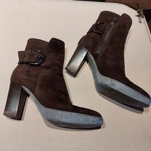 Tods suede booties